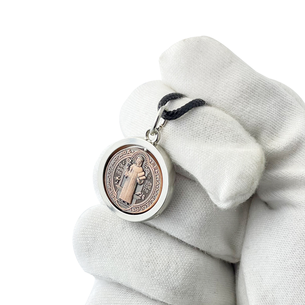 Jewelry & Watches Ltd - Nouveau collier médaille Saint Benoît, pendentif