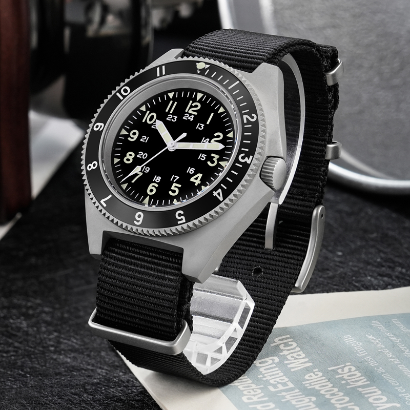 Watchdives WD1972 montre à Qua - Jewelry For Watches avis et prix